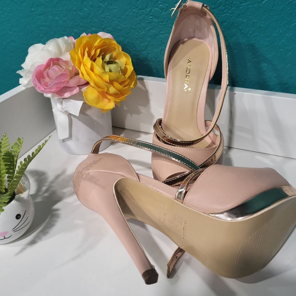 Brand new,high heels for sale.